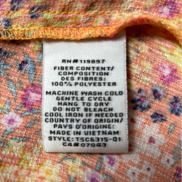 Eclair NWT Floral lightweight flowy tank - Picture 7 of 10